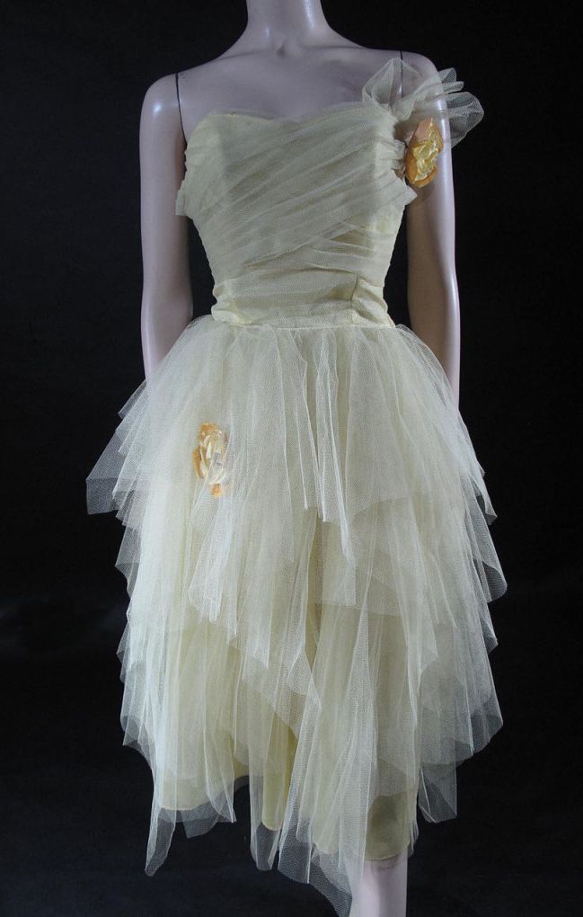 Vintage tulle dress- kimbra- vintage style inspiration- grammy 2013