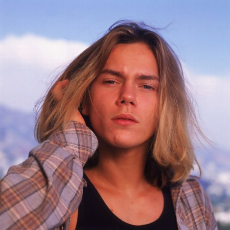 river phoenix is classic cool- elegant rock n roll- who gives a fuck superstar- vintage style inspiration