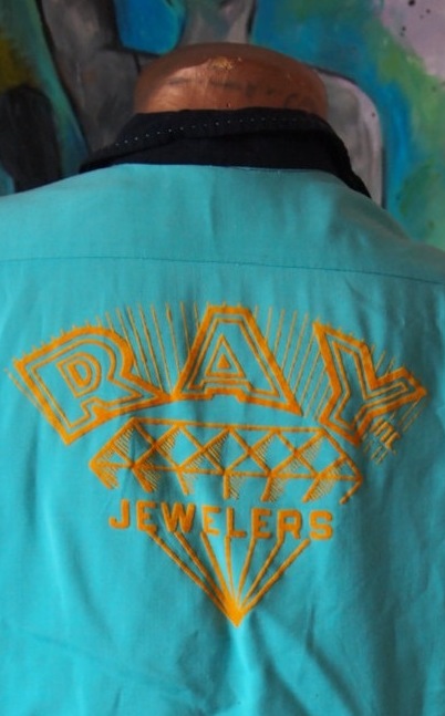 Embossed Diamond Detail