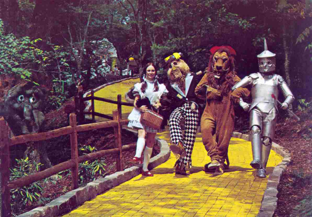 wizard of oz- 1970s- vintage snapshot