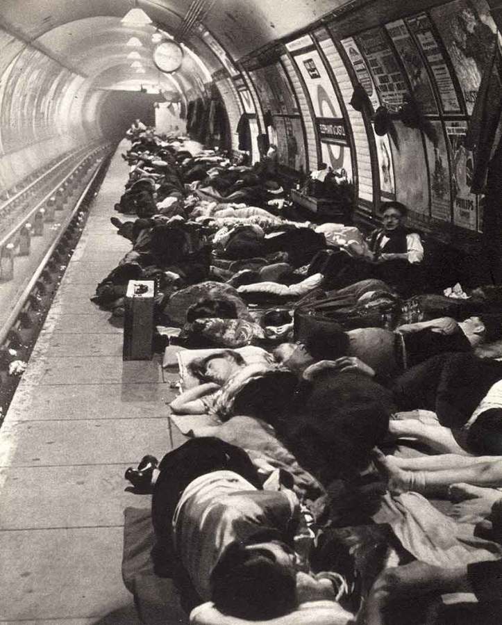 Elephant-and-Castle-tube-station-during-the-Blitz