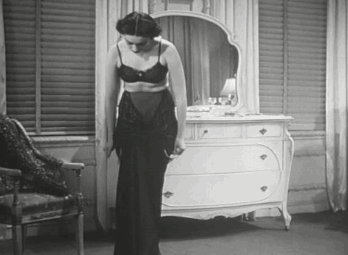 How To Undress Infront of Your Hudsband 5