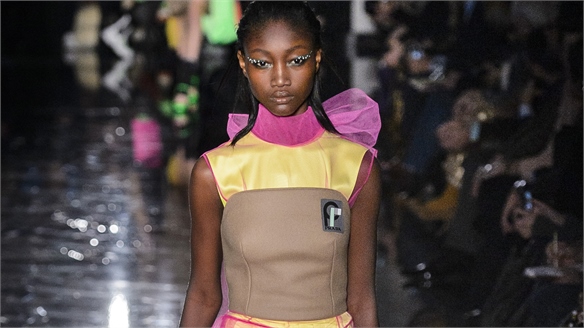 The Future is Now! Retro 90s Sci Fi on the A/W 2018 Runways… – The